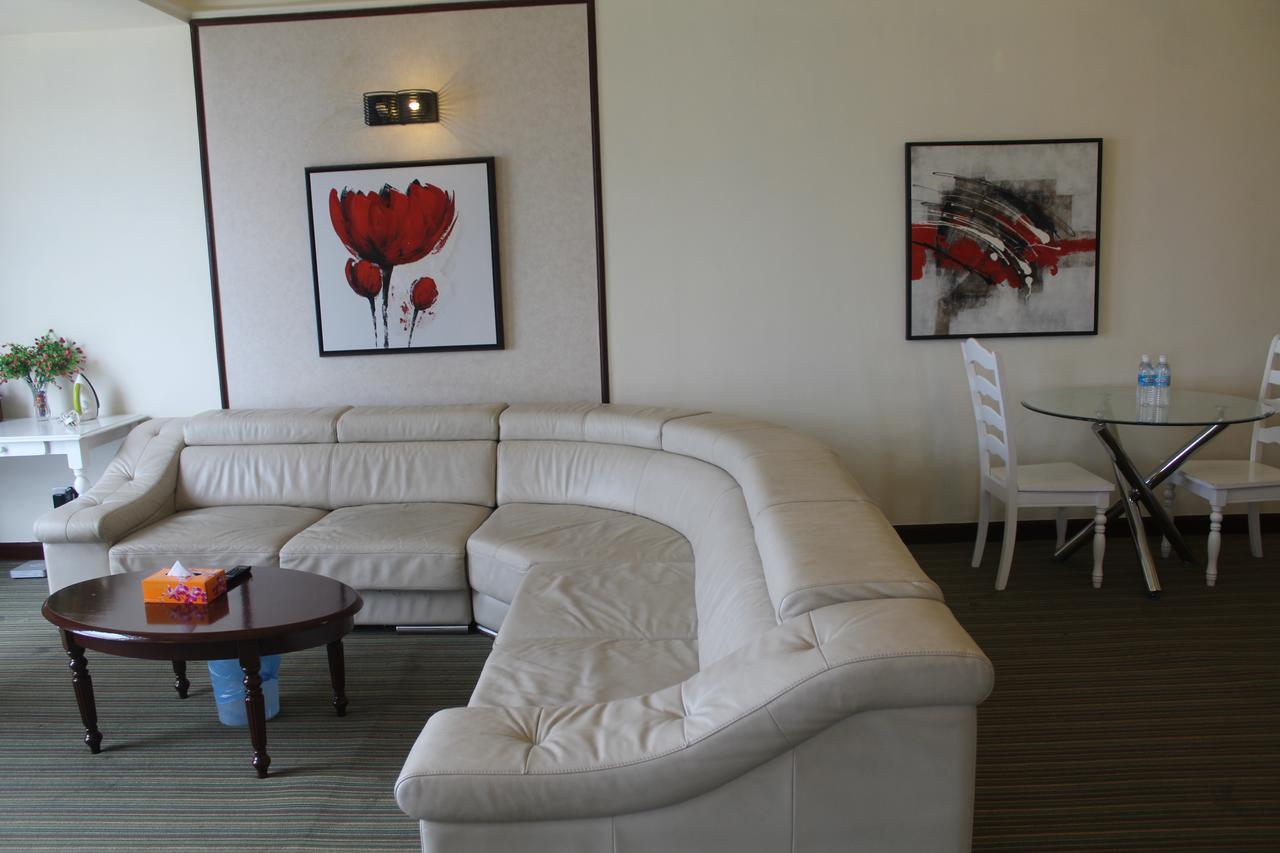 Fnf @ Time Square Apartment *